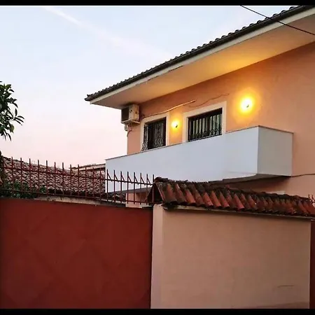 Efes Private Hostal Tirana